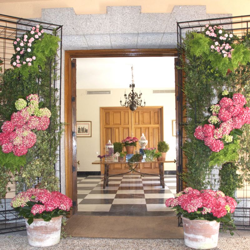 Jardin vertical en la entrada principal