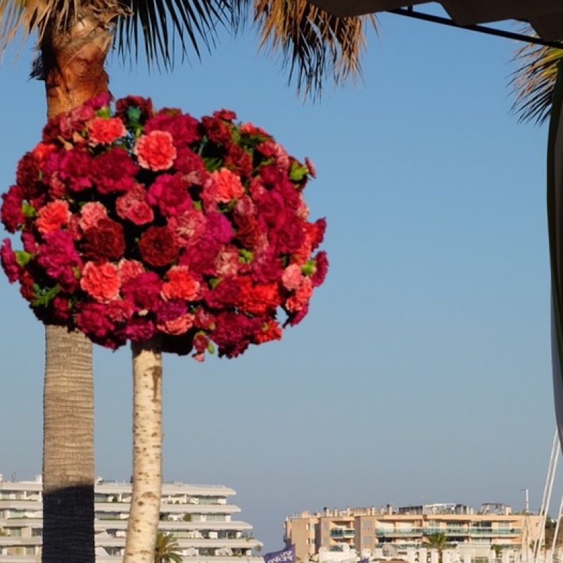 Arbol con claveles para barra