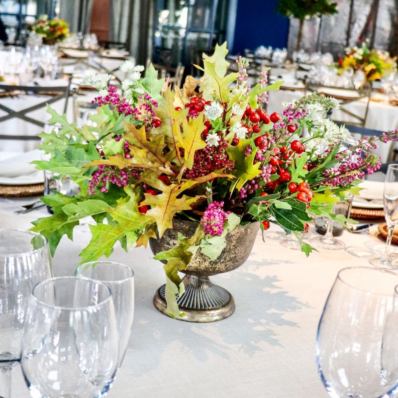 Copita dorada con flores