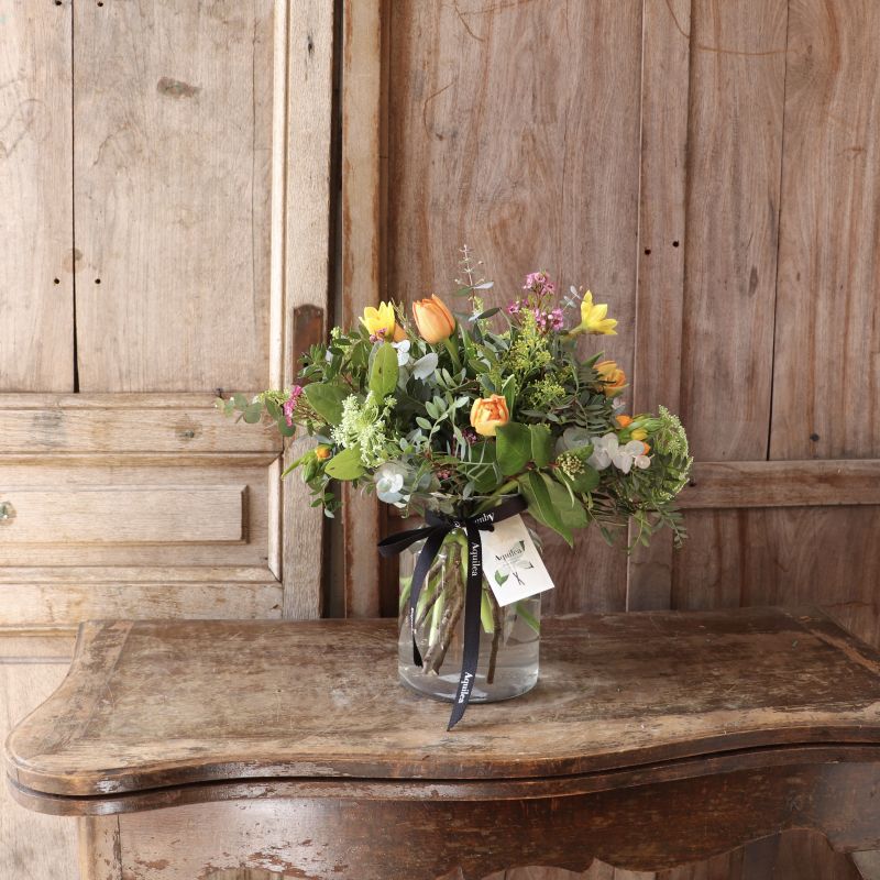 Cristal con flores silvestres