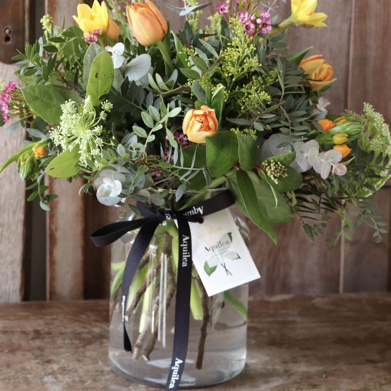 Cristal con flores silvestres