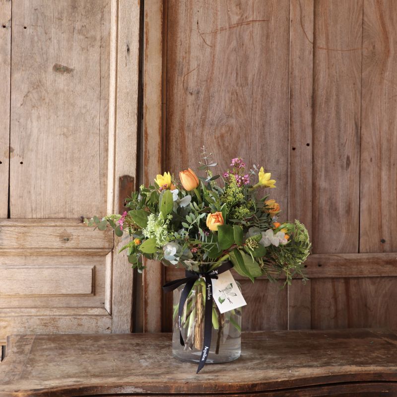 Cristal con flores silvestres