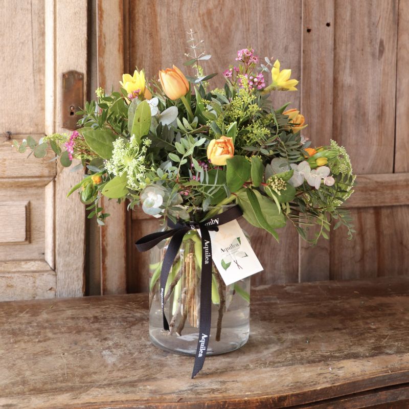 Cristal con flores silvestres