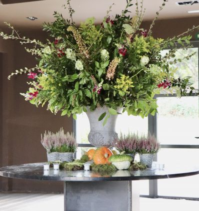 Copa grande con flores